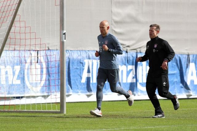 巴黎方面依 巴黎方面依