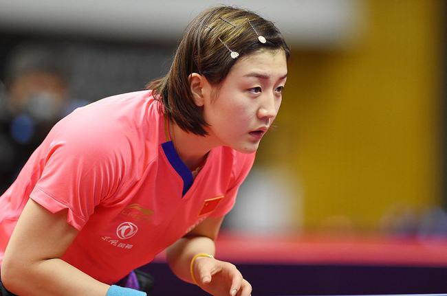 手陷入后场 手陷入后场