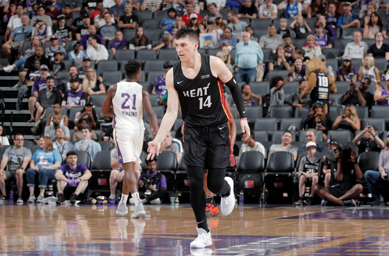 而这次签约 而这次签约